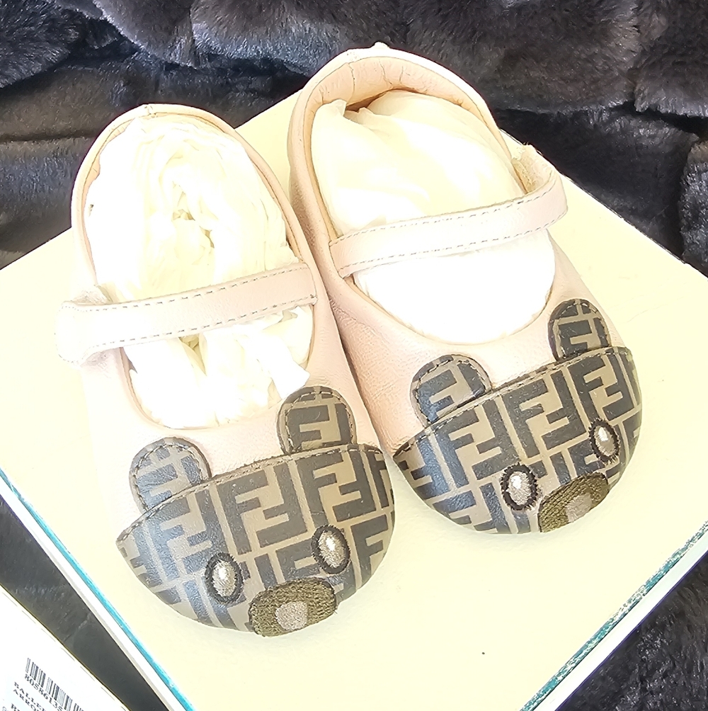 Fendi Baby Girls Shoes Sz 5 - Picture 9 of 12